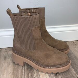 Universal Thread Women's Memory Foam Tan
Kyrie Boots Faux Suede